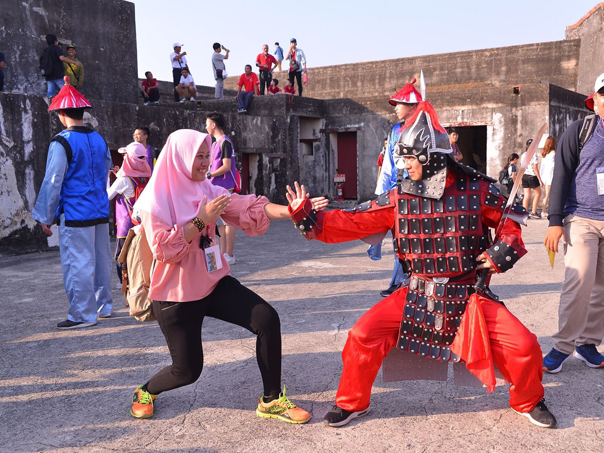 國際學生迎新　暢遊旗津史蹟...