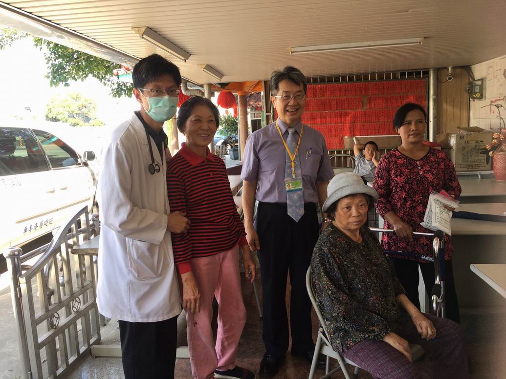 衛生局長林立人訪視田寮　了解當地醫療長照需求...