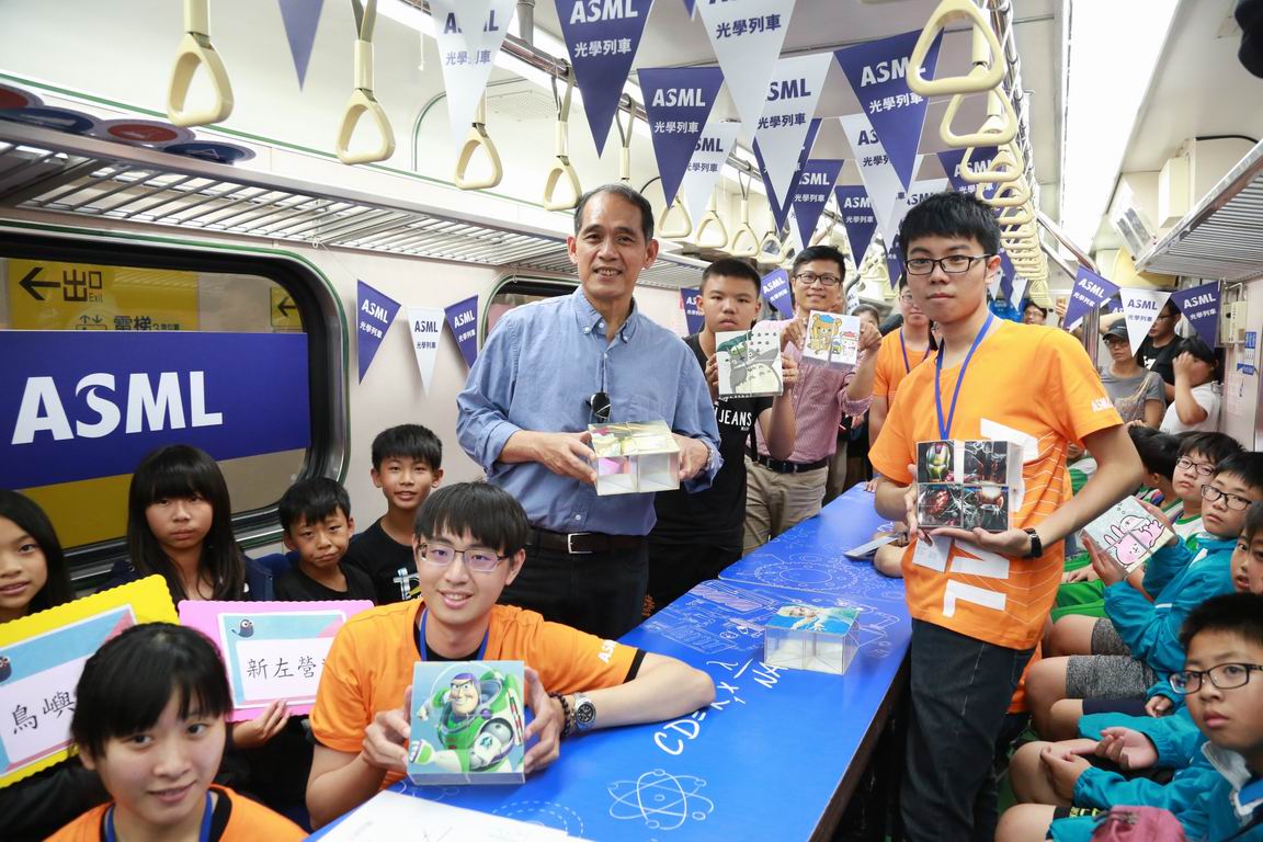 科普列車抵高雄　中山大學展演實驗350師生相迎...