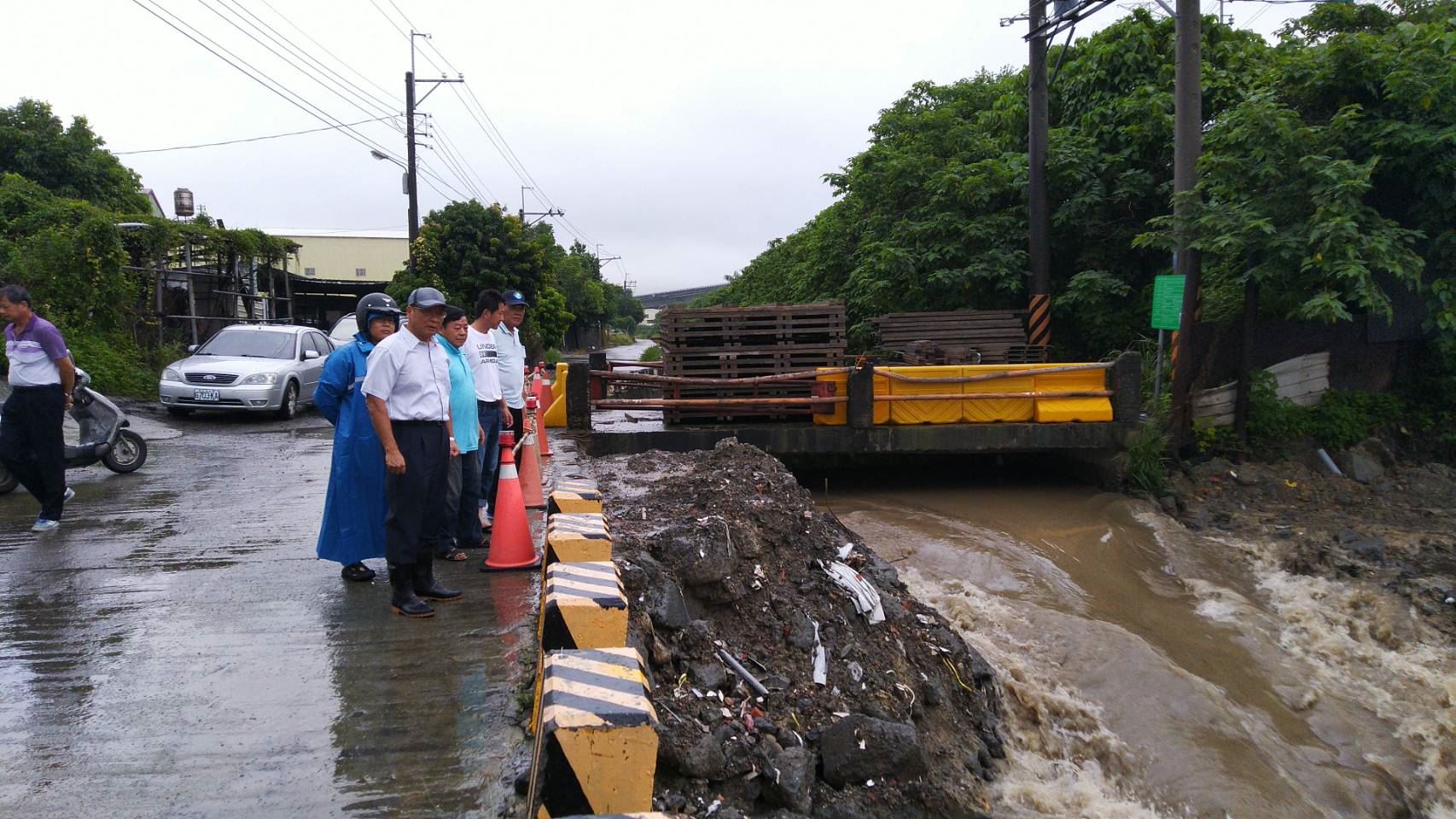 高雄市發佈豪雨特報  大寮區24小時累計雨量破百...