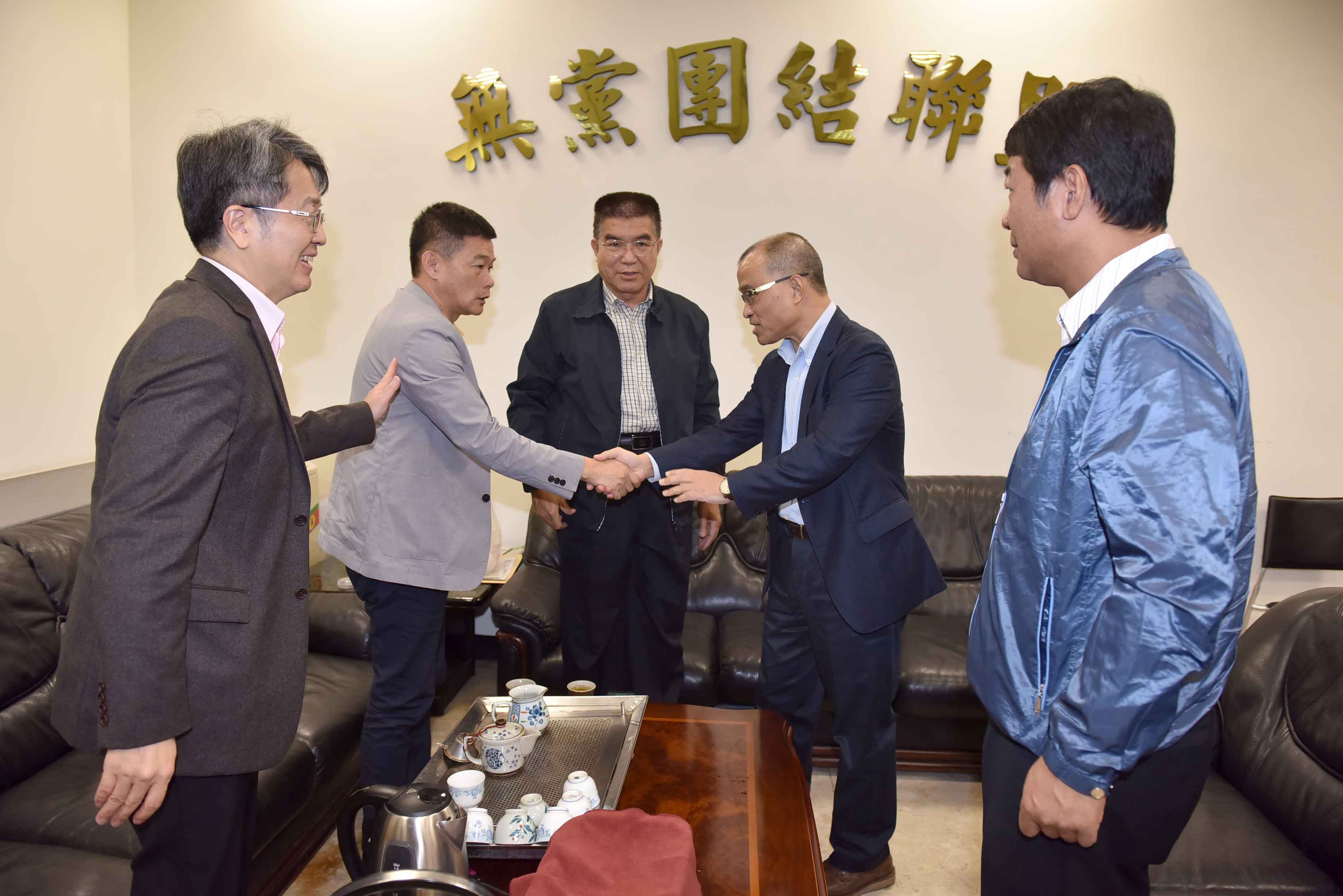 高市議會定期大會閉幕  葉匡時率市府團隊致意感謝...