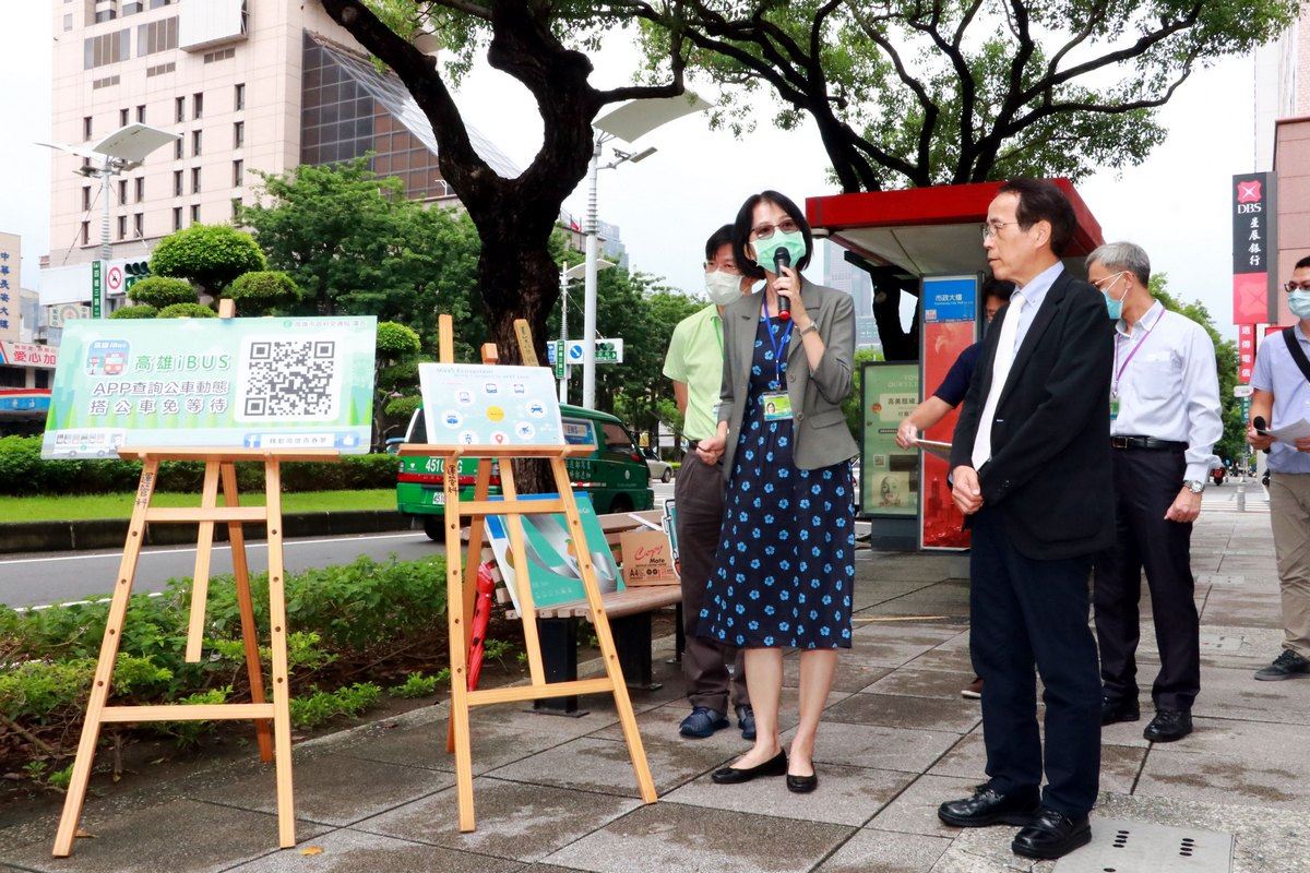 高雄公車APP啟用逾十年  林欽榮籲市民踴躍使用...