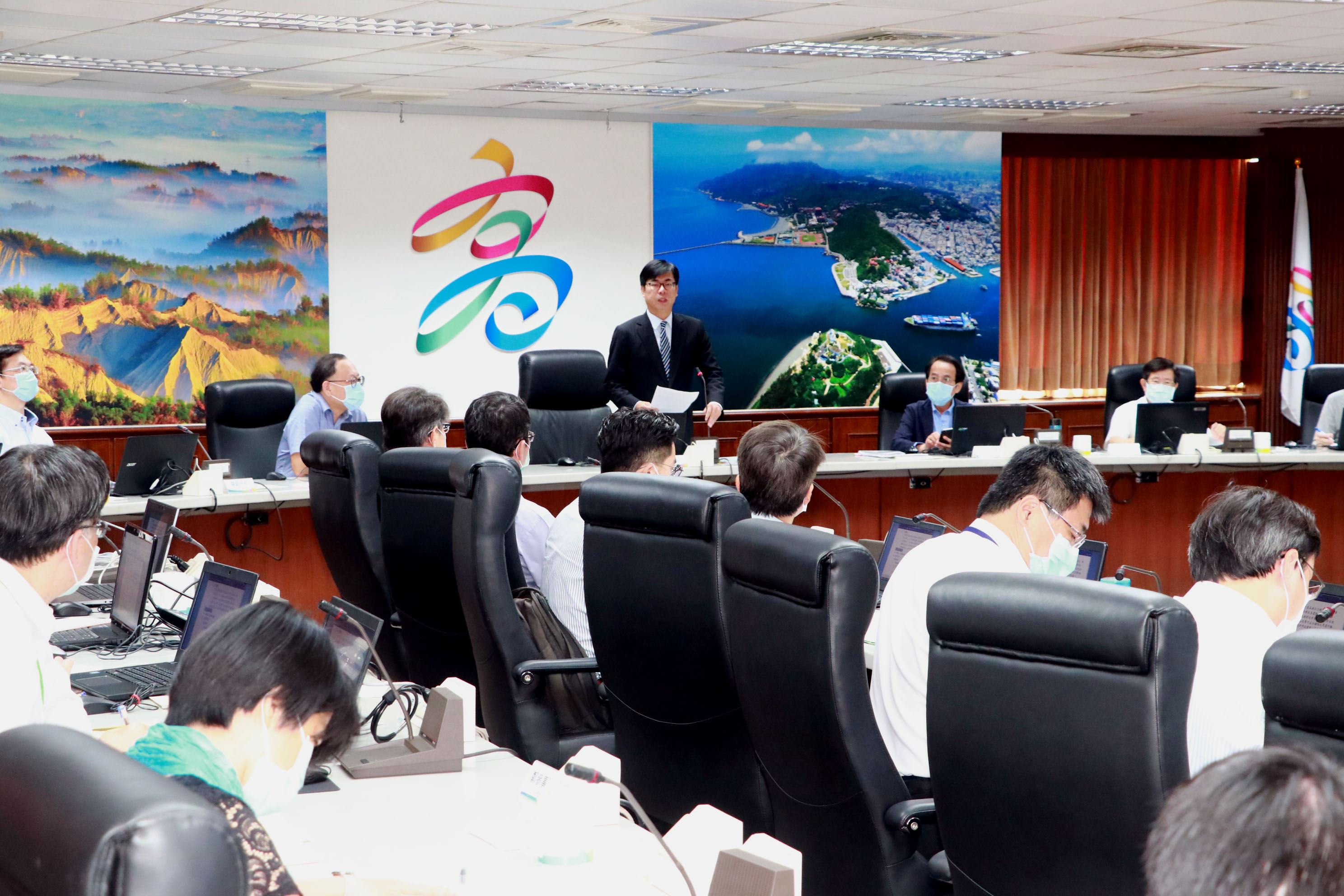 高市嚴禁違法排廢氣與堆廢料  陳其邁：強力執法維護市民...