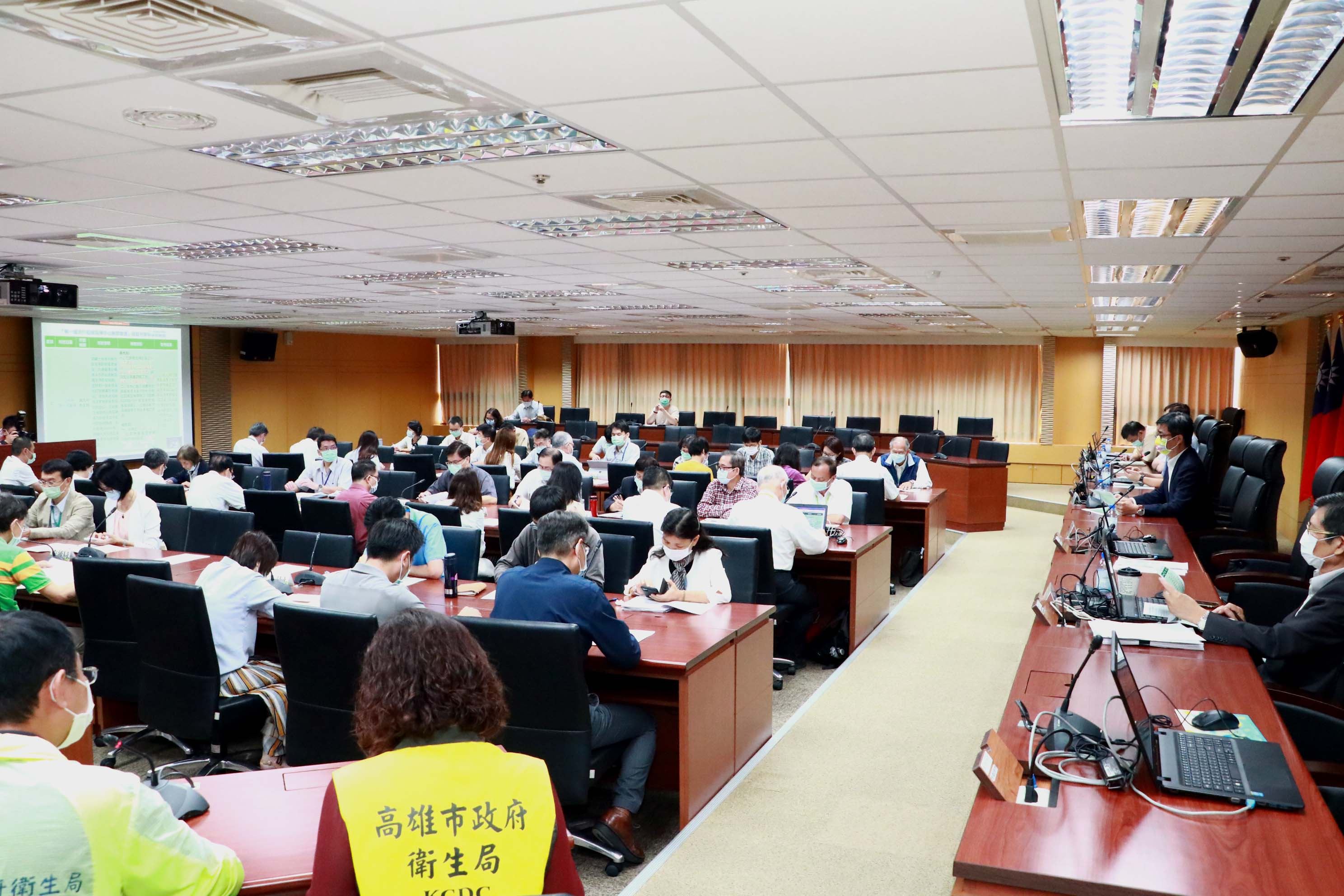 高市因應秋刀魚旺季來臨  陳其邁：強化漁工防疫能量避免...