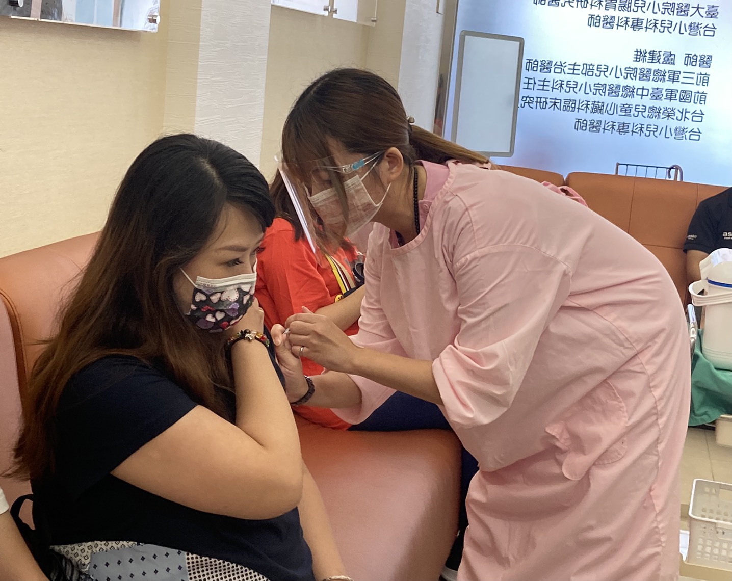 新一批莫德納疫苗來了 中市婦產科合約院所開打...