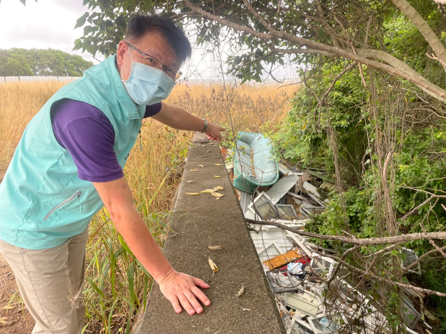 避疫耳目少公墓成垃圾場？環保局追人設電眼...