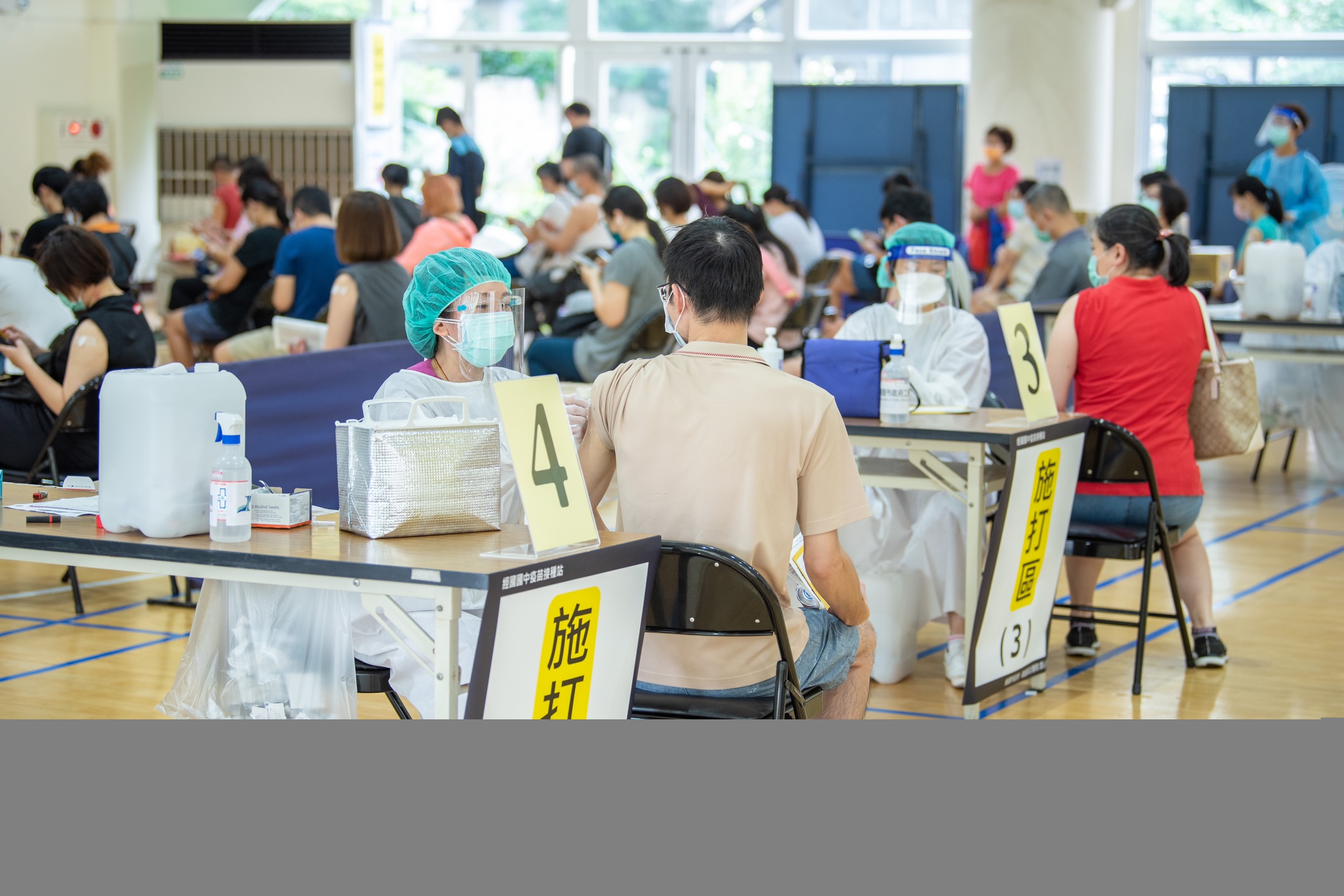 桃園第四輪12萬5,000劑全民疫苗接種開打 37個社區接種站及139...