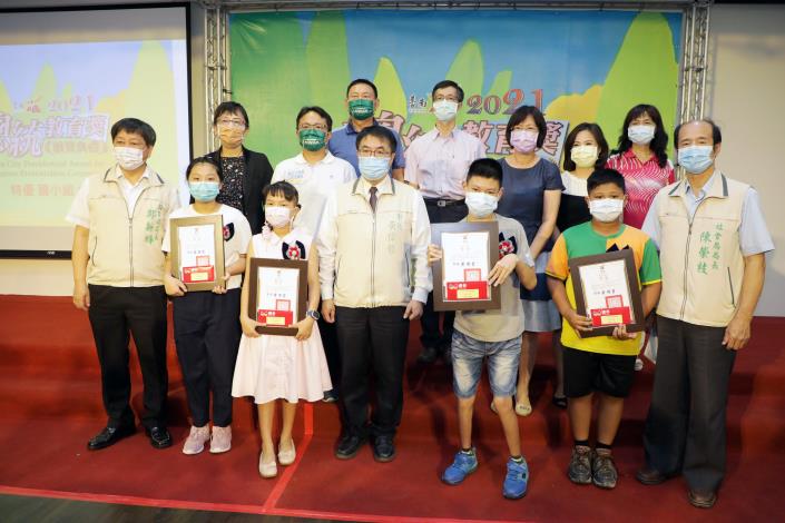 台南市2021總統教育獎  黃偉哲表揚17位優秀學生...