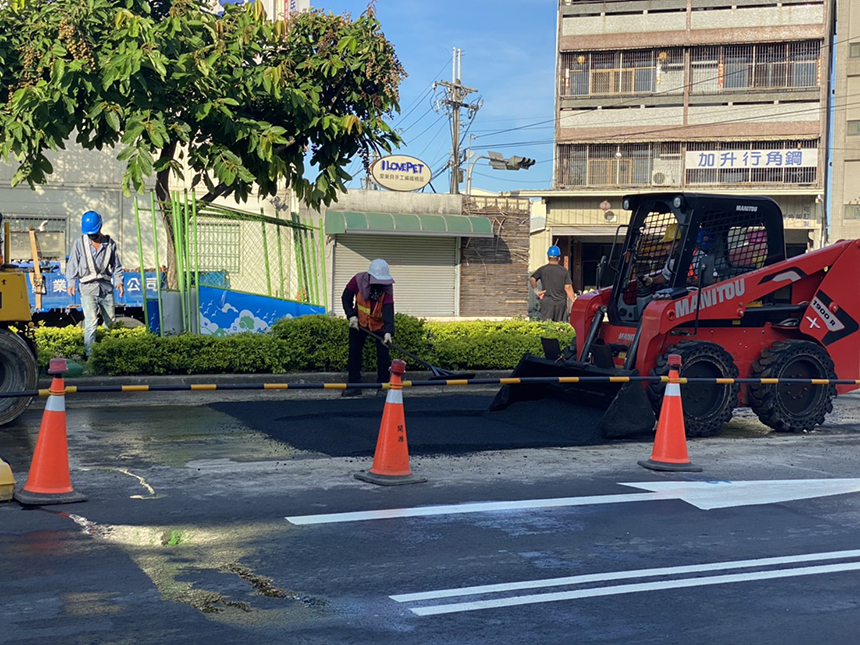 台中馬路坑洞連環爆？文心南路第二坑引熱議...