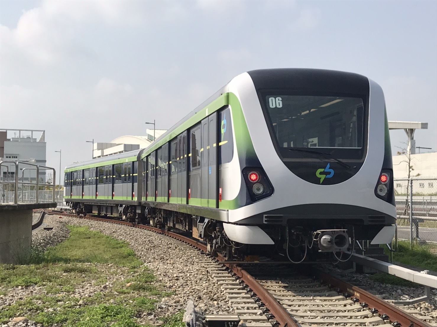 中捷列車卡月台！ 捷運公司：儘速查明原因...