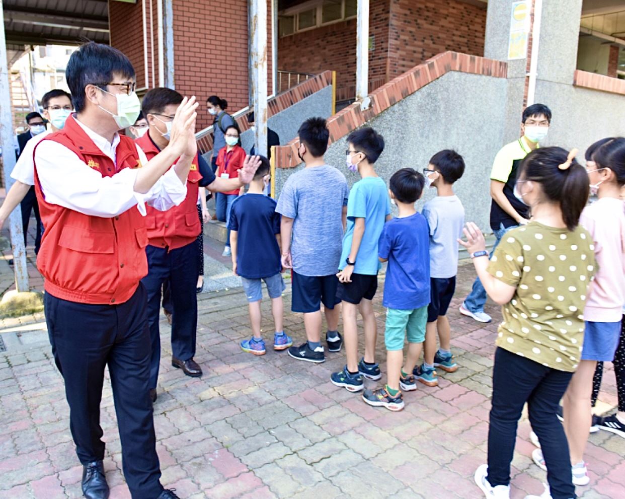 讓孩子健康安全迎開學 陳其邁提醒學校落實各項防疫...