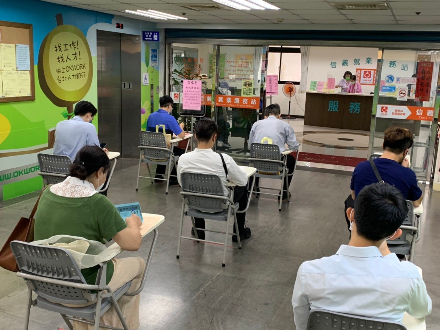 疫情瞬息萬變 北市照服產業大量徵才 ...