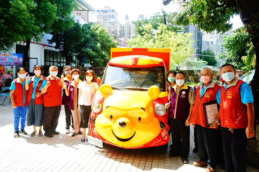 高市慈善團隊打造「漂泊行動元氣車」  輔導街友就業...