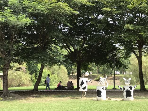 中秋連假首日人潮爆滿 山海景區舉辦活動迎秋客...