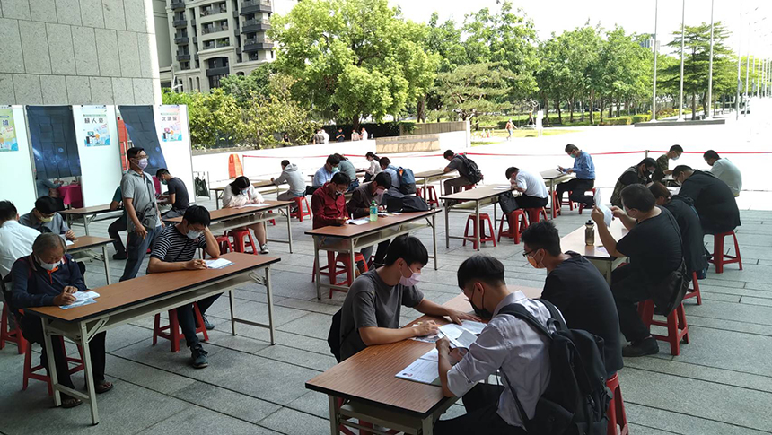 就業攻略虛實整合制霸全台  就服處助青年安居台中展長才...