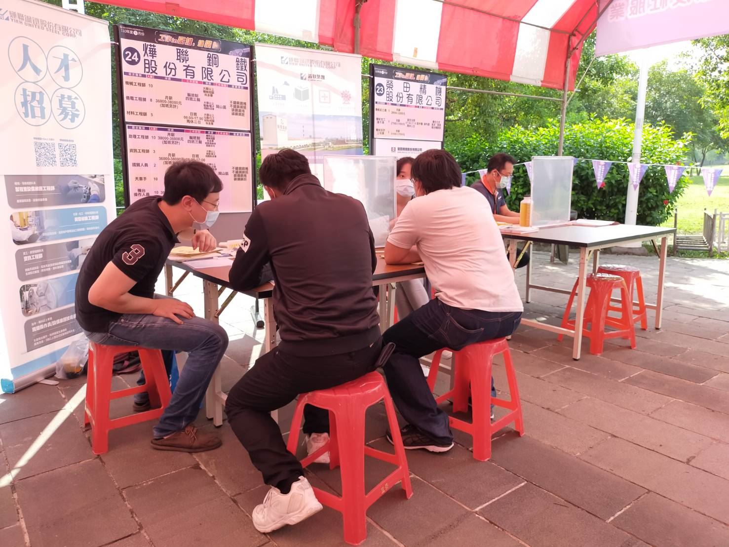 高市舉辦大型徵才活動 羅達生副市長勉勵求職者...