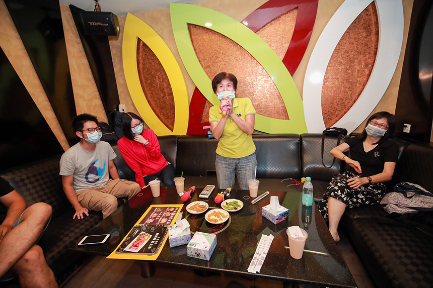 二級警戒續維持業者好焦慮！  台中順時中10/5起開放視聽業...