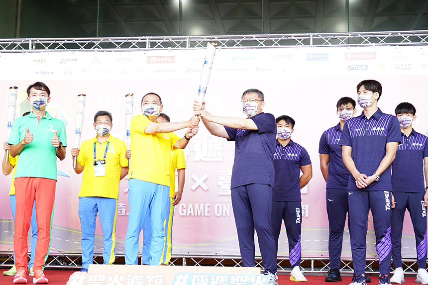 全運會聖火抵北市  柯文哲率奧運選手相迎...