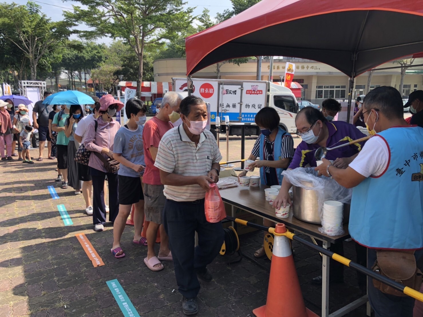 以行動力挺在地小農 台中農業局推廣國產優質畜禽品...