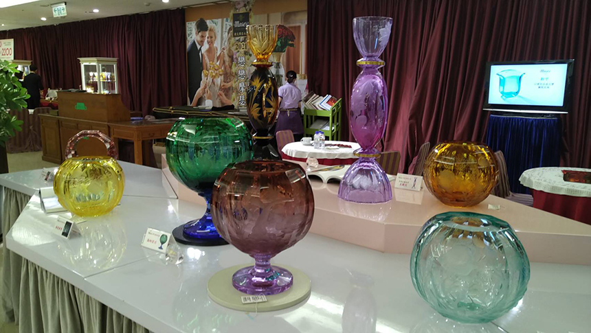 百貨周年慶人潮買氣旺  高價水晶展對戰平價韓國展...