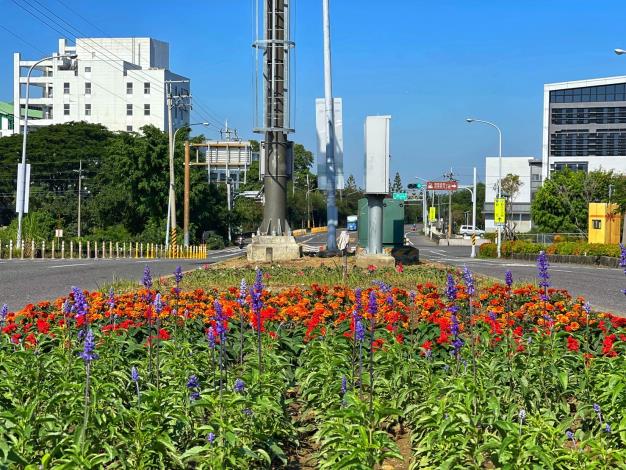 迎新春 臺南市街頭花漾弄清風為春節走春提供視覺響宴