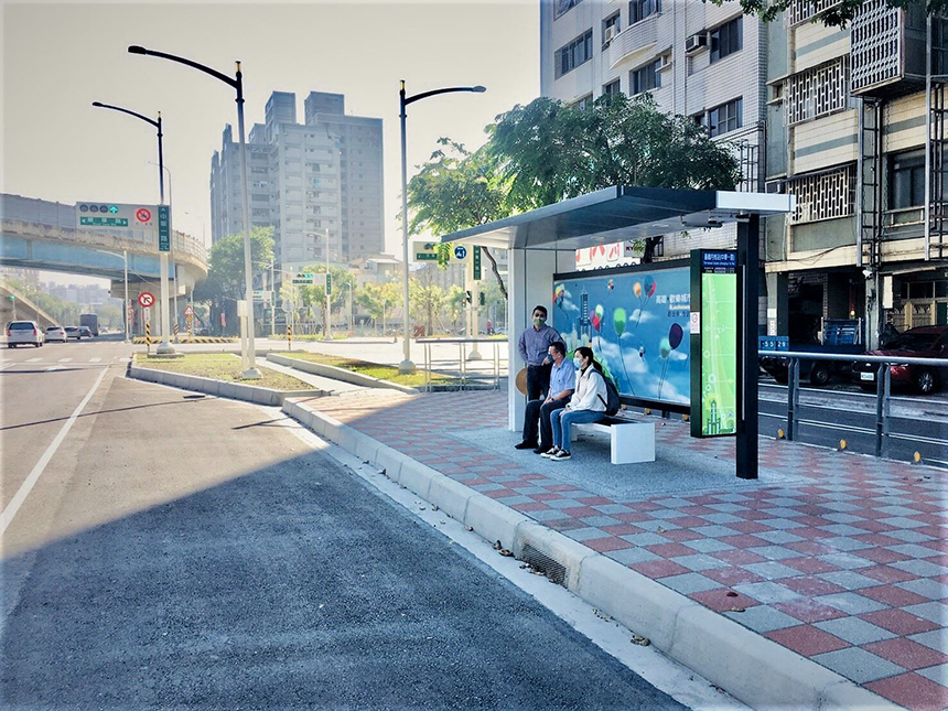 高市公車臺鐵內惟站候車環境改善  提升公共運輸友善性...
