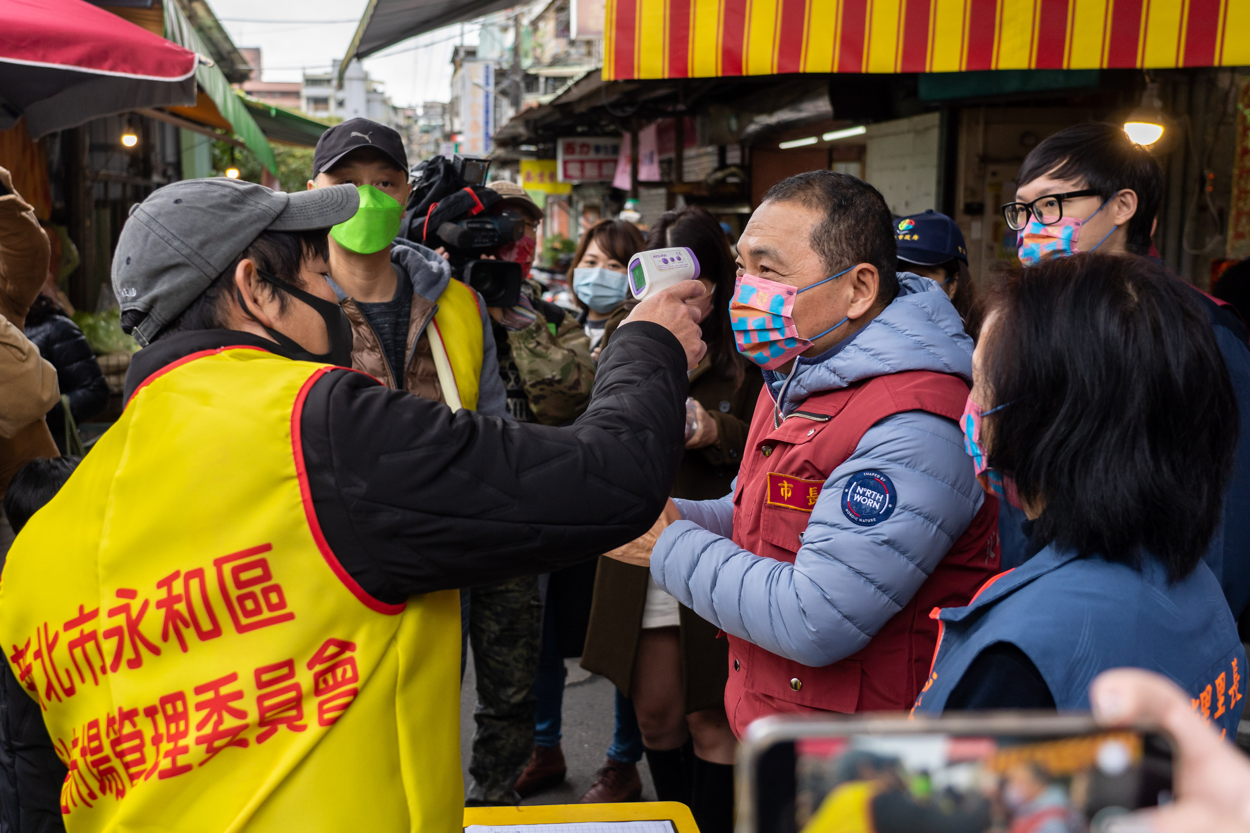 視察永和民治攤集區防疫情形　侯友宜籲嚴格落實防疫措施