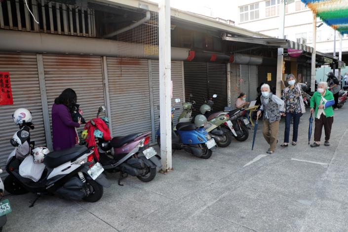 感恩活動濃縮百年「露店」回憶 黃偉哲期待國華三排大菜市風華再現