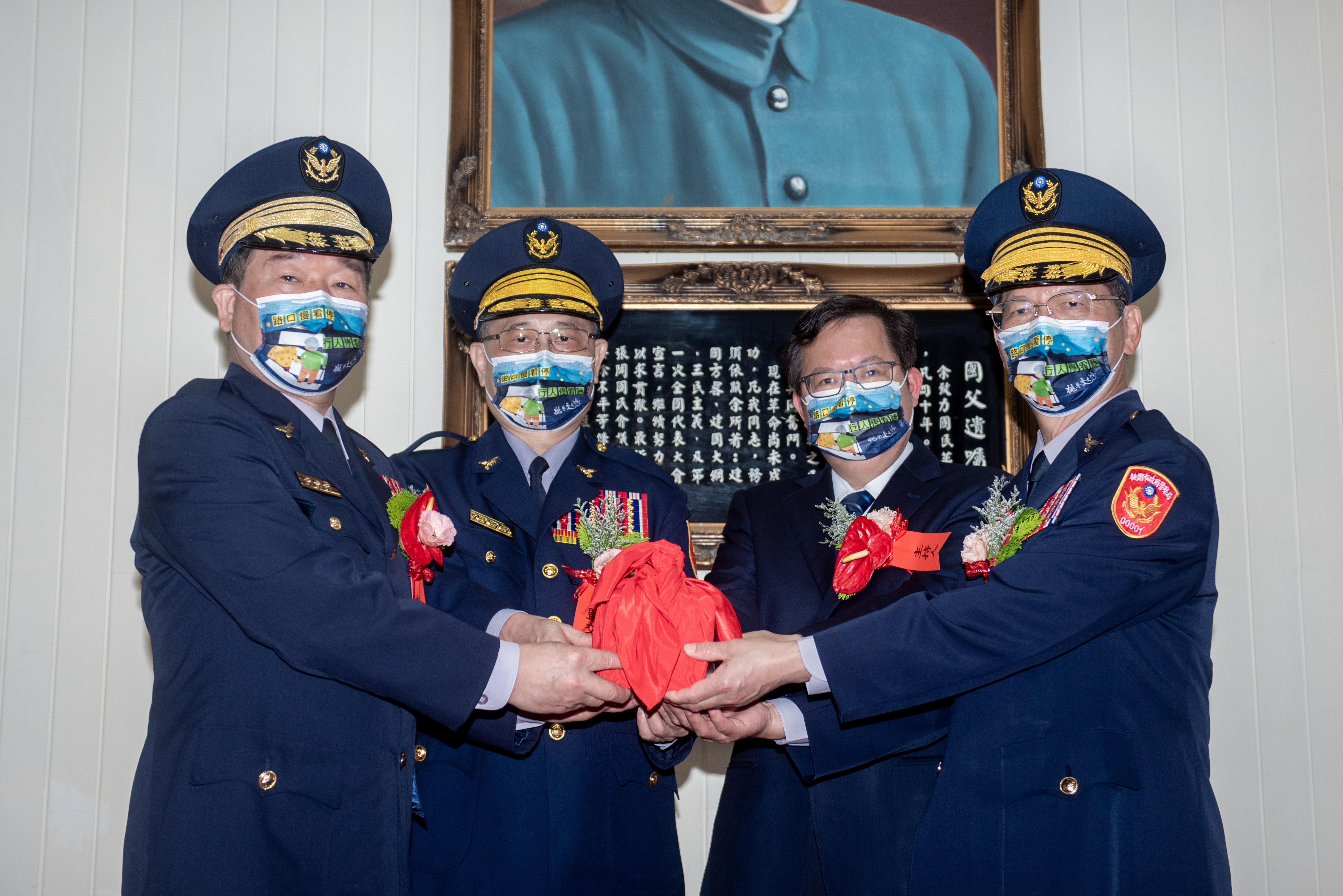 桃園市警察局新卸任局長交接   新任許錫榮局長接棒打造安...