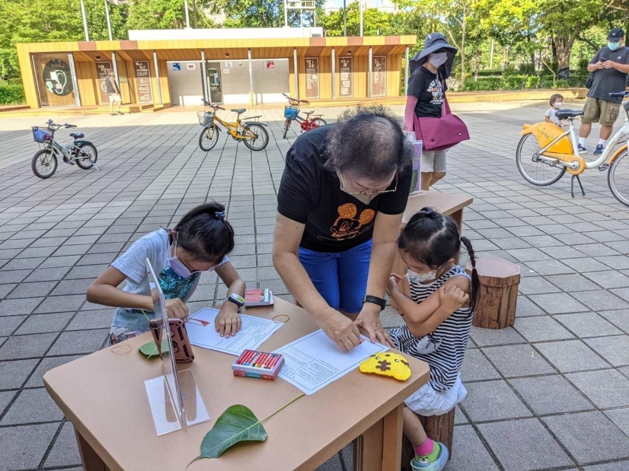 葉子行動圖書館停駐科工館  6/25歡迎孩子們闖關集章