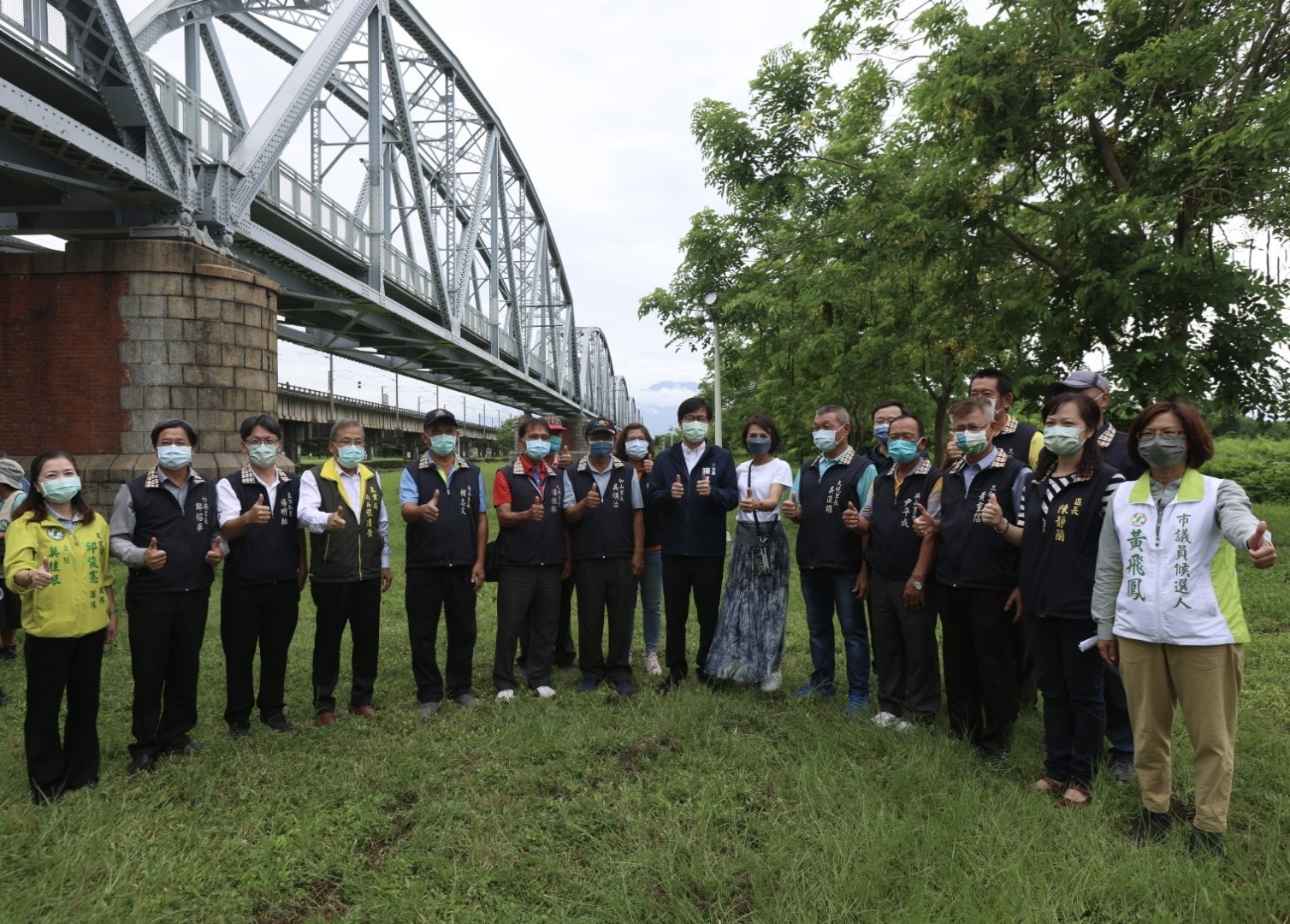 陳其邁視察大樹舊鐵橋改善工程 盼打造最美人工濕地公園...