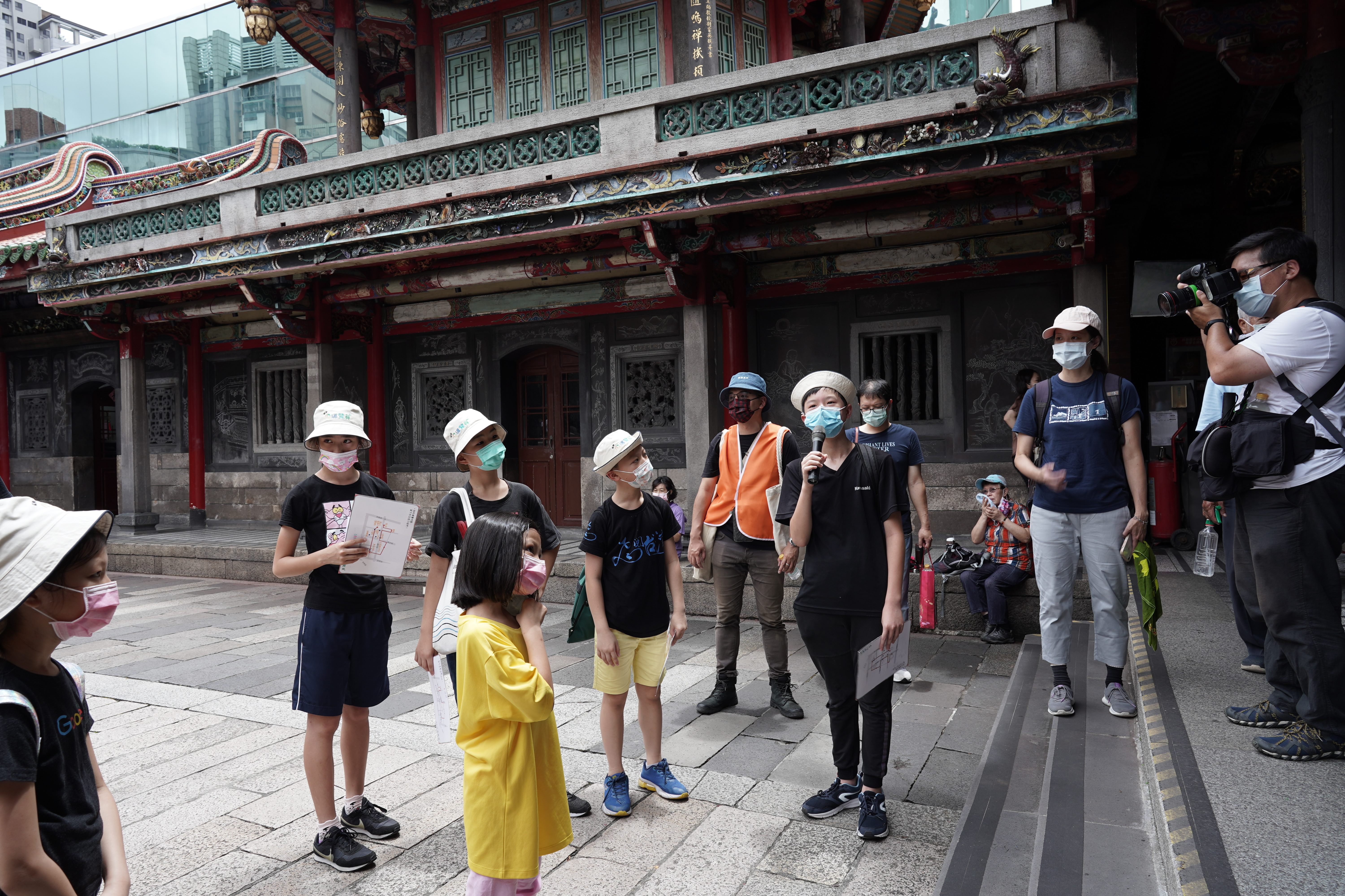 20位國小學童化身街區導遊  艋舺小小導覽員今天正式結業...