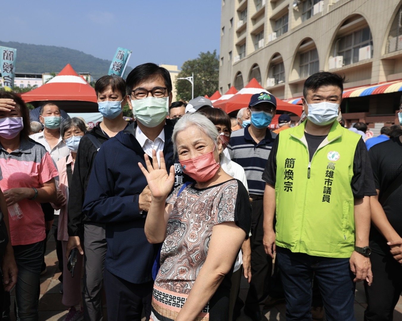 出席重陽敬老活動 陳其邁允諾提供高雄長輩最好的照顧