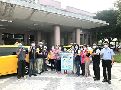 小黃公車免費接送偏遠長輩打疫苗 長輩讚貼心又便利