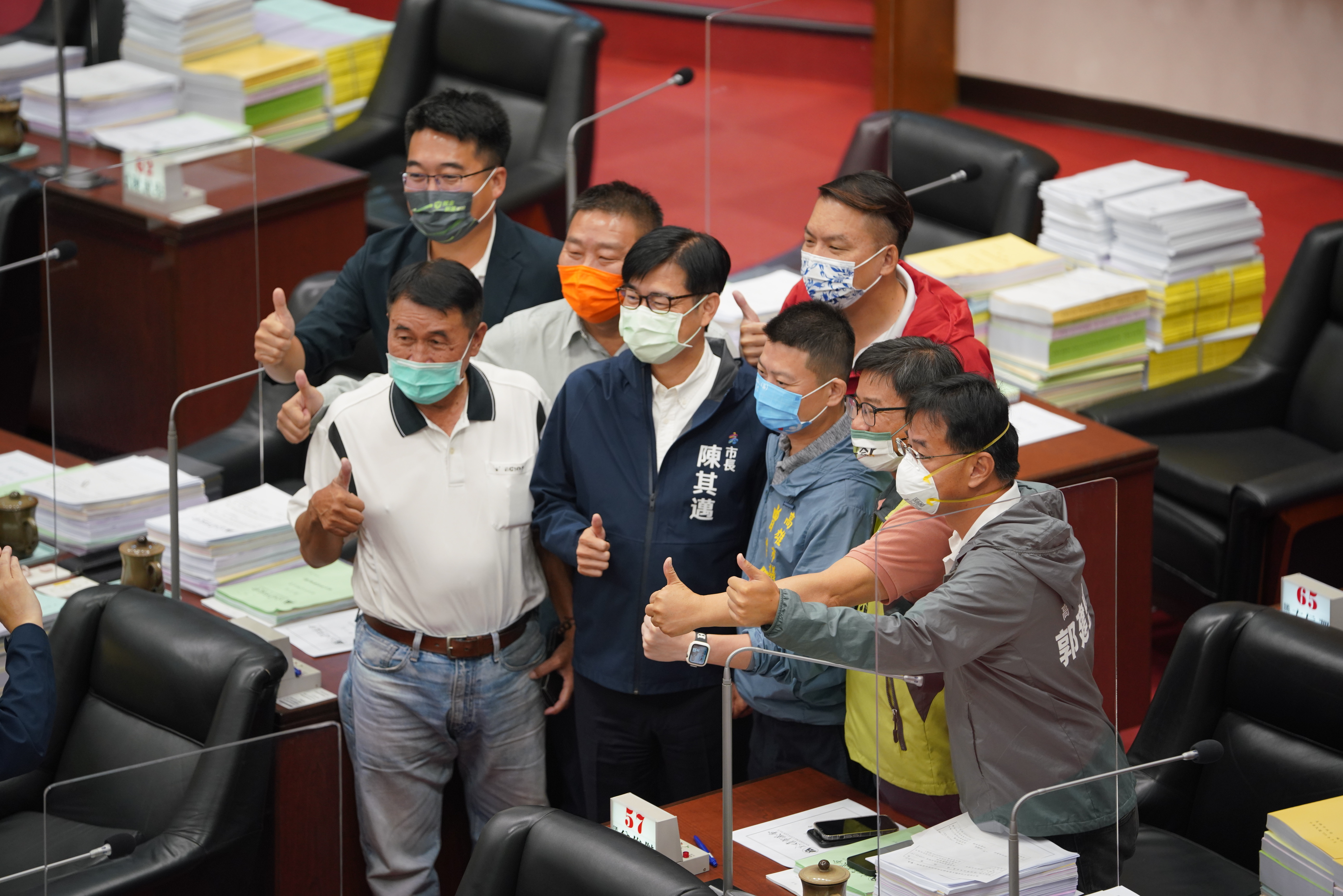 高雄市議會第3屆第8次定期大會閉幕 陳其邁率市府團隊向議...