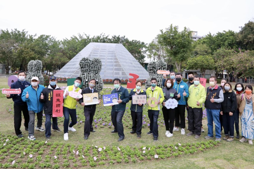 台南大型公園妝點迎新春  黃偉哲視察南瀛綠都心公園...
