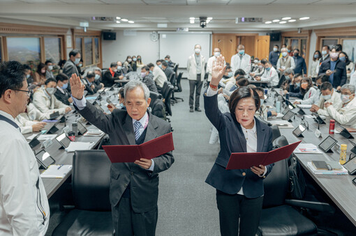 桃園果菜公司與桃捷公司新任董事長聯合宣誓  張市長期勉...