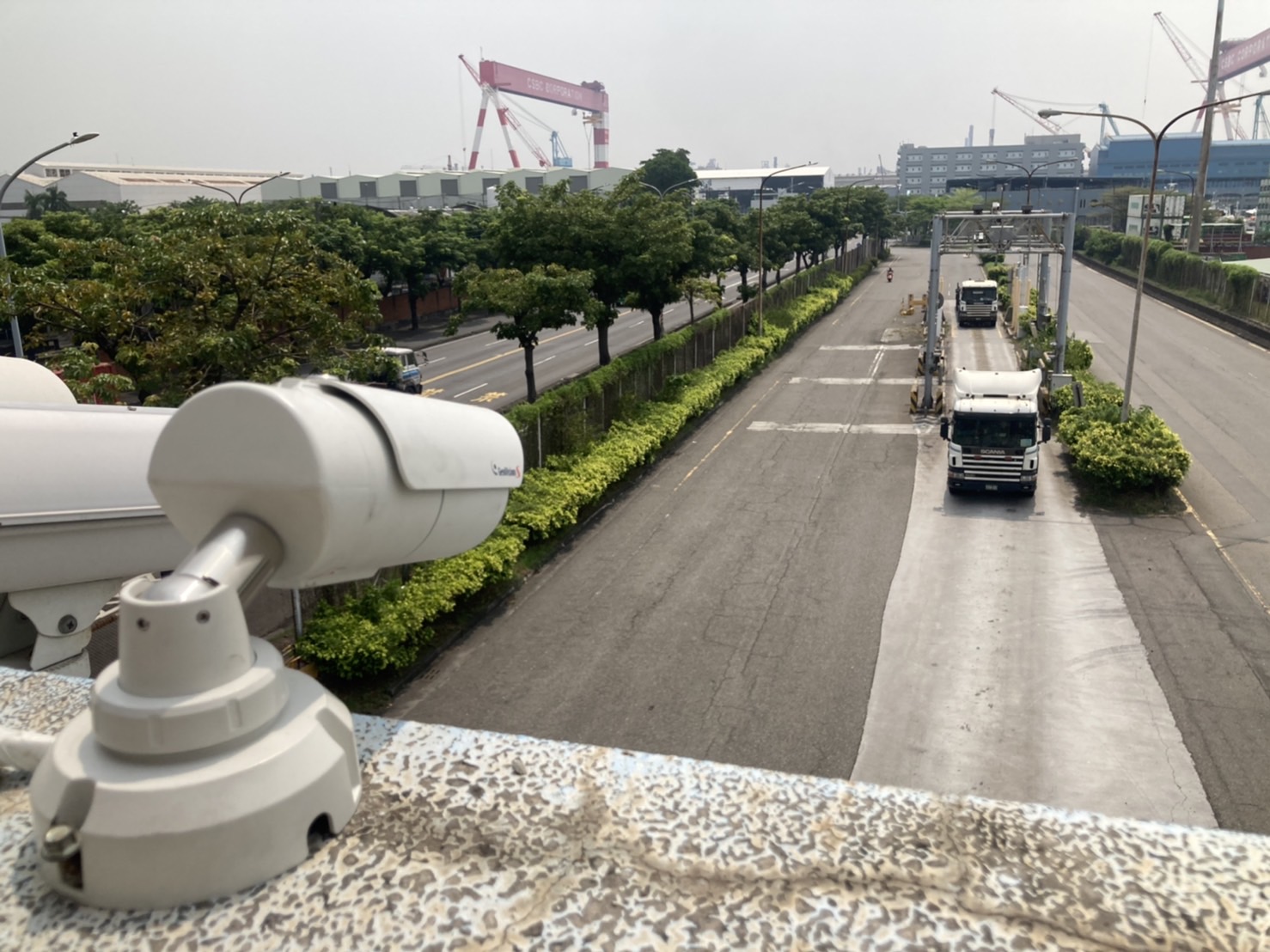 運用科技執法取締違規車輛 高雄港空維區4/20管制上路