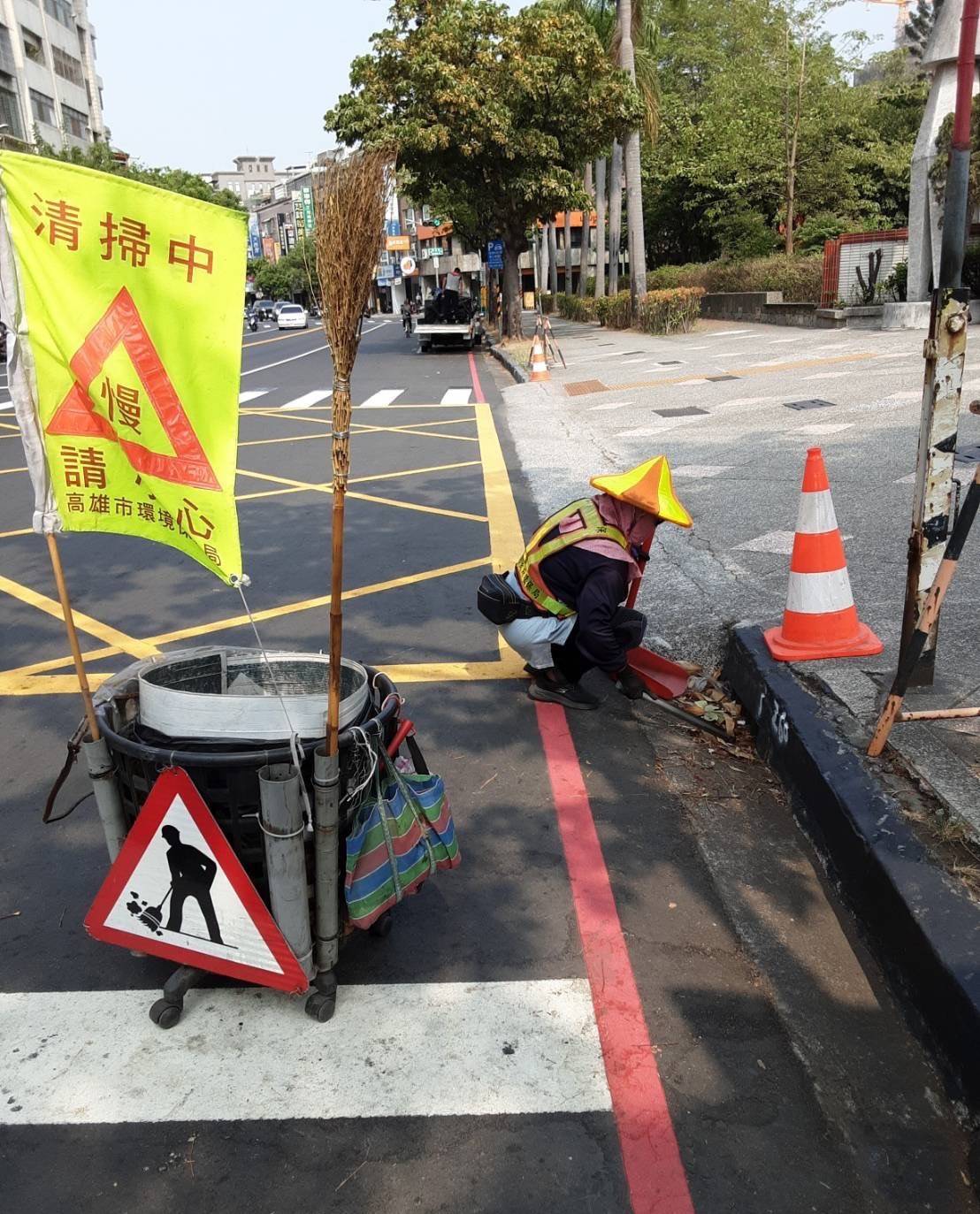 久旱未雨春雷接近  環保局加強側溝排水疏通...