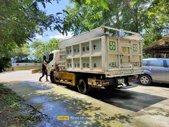 預防動物疫病傳播  中市加強查核化製原料運輸車清消