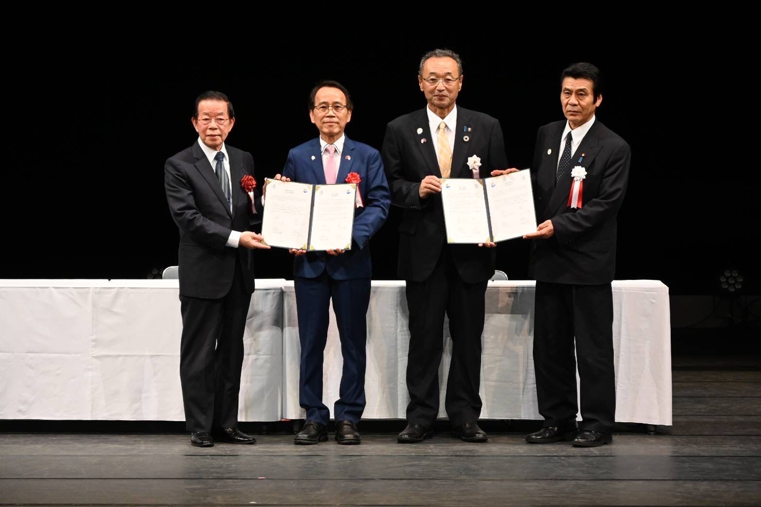 深化台日友好情誼！ 高雄再增日本友好城市 逾百佐渡市民見證