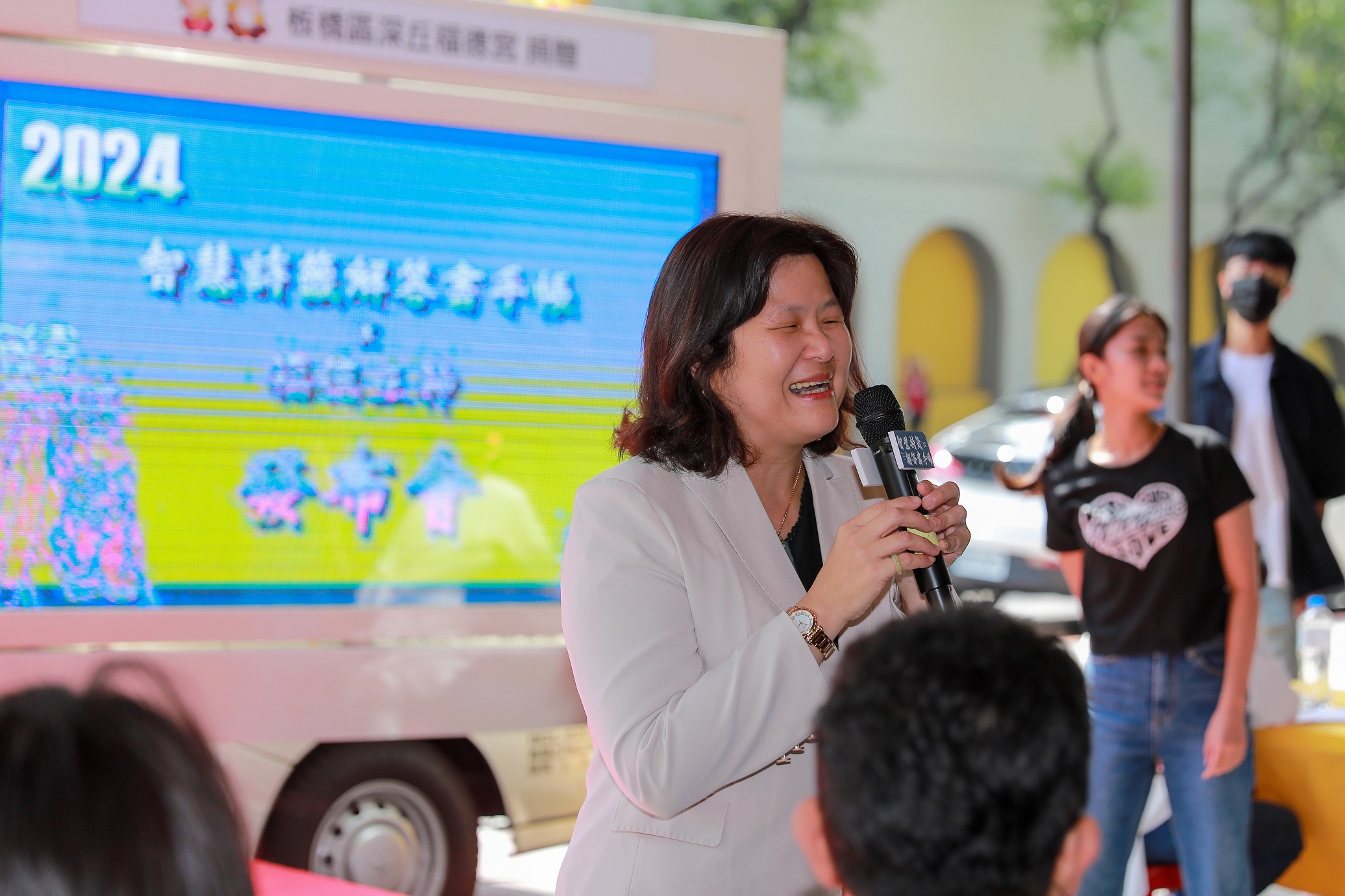 新北群募計畫《智慧詩籤解答書手帳》正式上架...