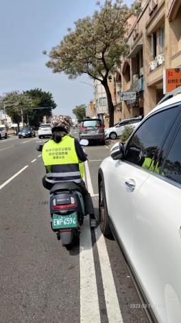 元旦迎新好停車  路邊停車不收費...