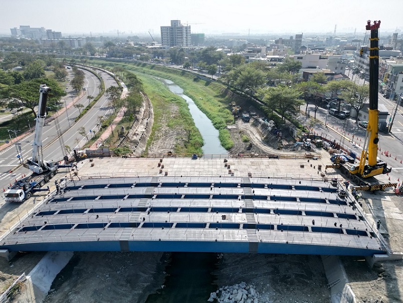 岡山筧橋改建順利上樑  提升岡山地區交通機能