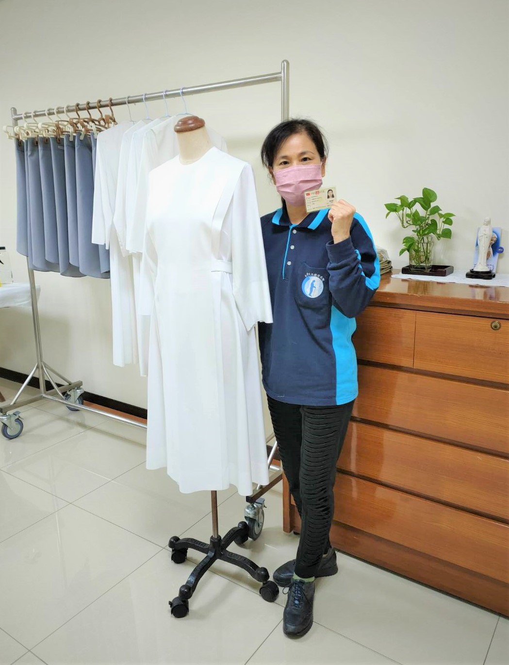62歲女力大爆發 新北職訓幫助裁縫手輕取女裝雙證照...