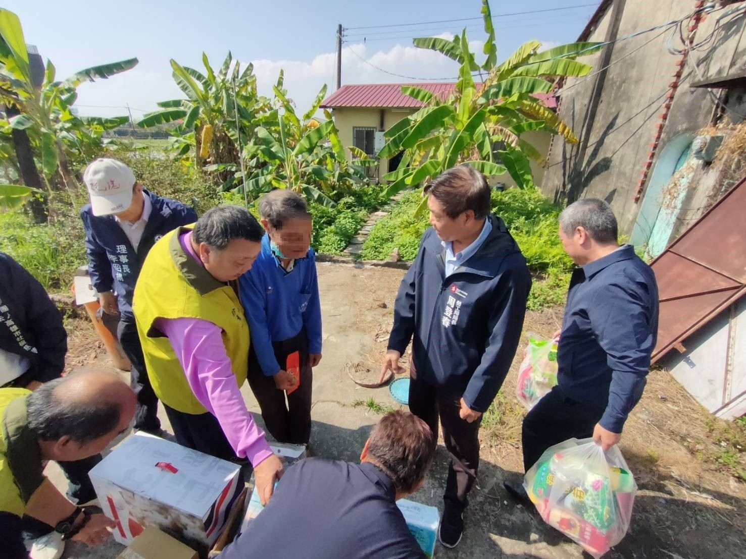 歲末偏鄉送暖   高雄市工會行善特攻隊偕勞工局持續關懷弱勢朋友