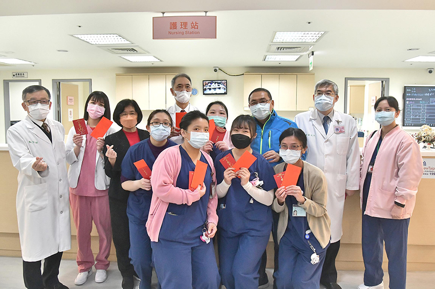慰問新北聯醫除夕留守同仁  侯友宜感謝醫護守護民眾健康...