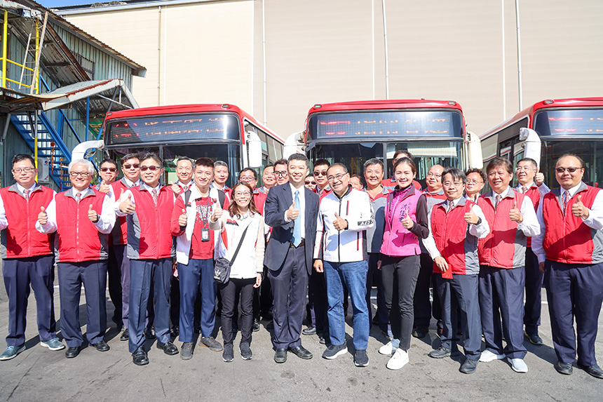 大年初五北返車潮湧  侯友宜感謝駕駛員讓市民平安收假...