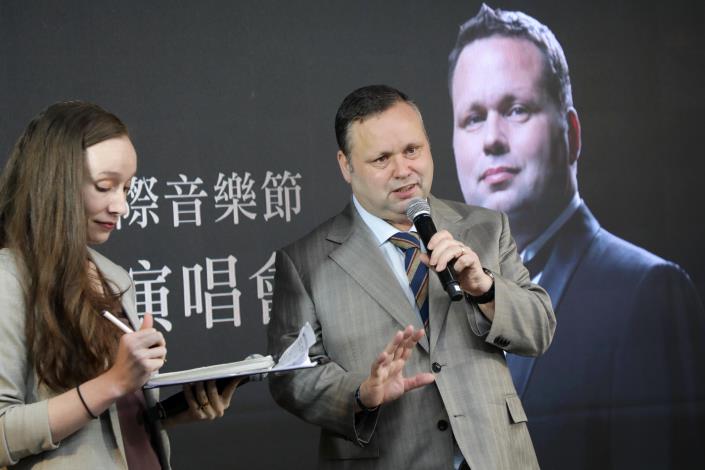 臺南國際音樂節用歌聲連結國際 孩子與保羅帕茲同台演唱...