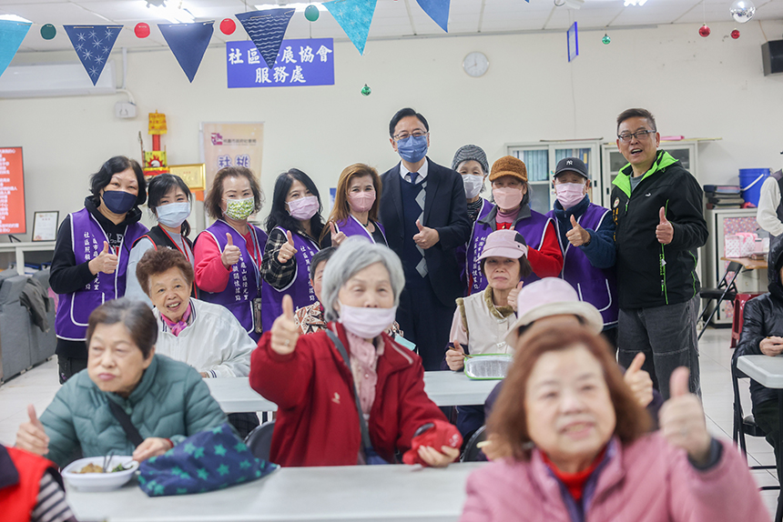 蘇丹紅食安風波  張善政視察社區關懷據點供餐品質